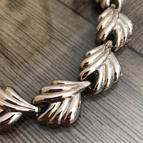 Vintage Silvertone Statement Necklace Leave or Shell Shapes - Picture 2 of 14